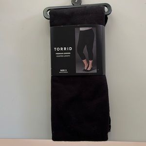 BNWT - Torrid Capri Leggings
